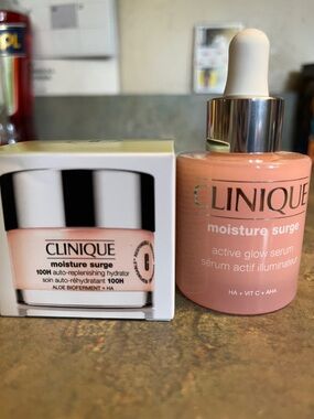 Clinique Moisture Surge hydrator &  Active Glow Serum